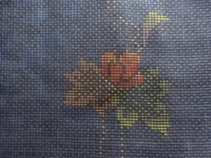 アンティーク　蔦の葉に花模様織出し本場泥大島紬着物（5マルキ）